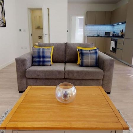 Luxury Apartment - Town Centre North Stevenage Ngoại thất bức ảnh