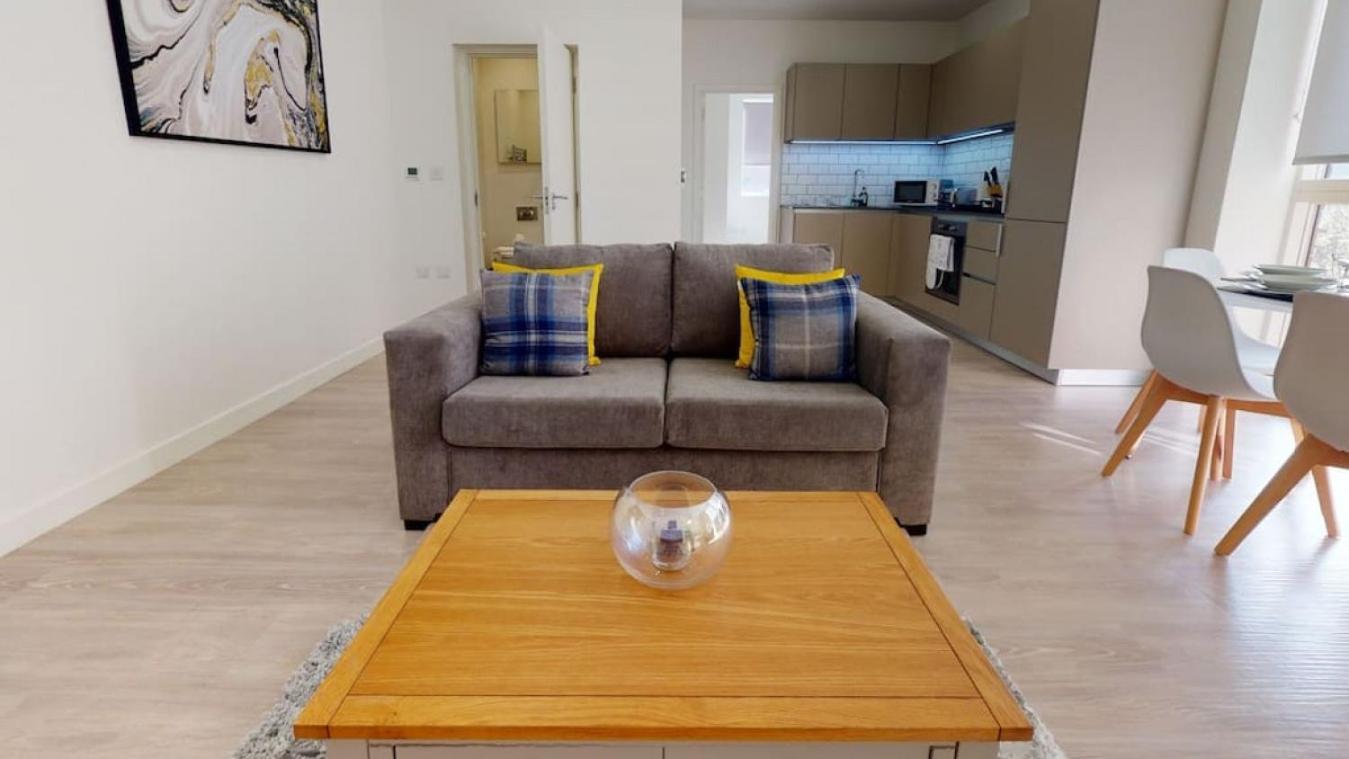 Luxury Apartment - Town Centre North Stevenage Ngoại thất bức ảnh